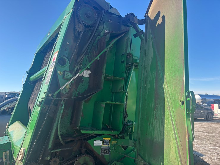 john-deere-568-image-17