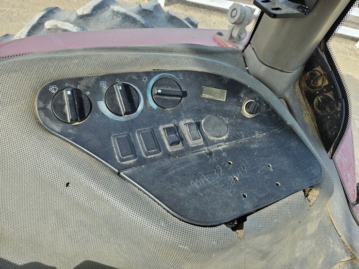 case-ih-mx180-image-39