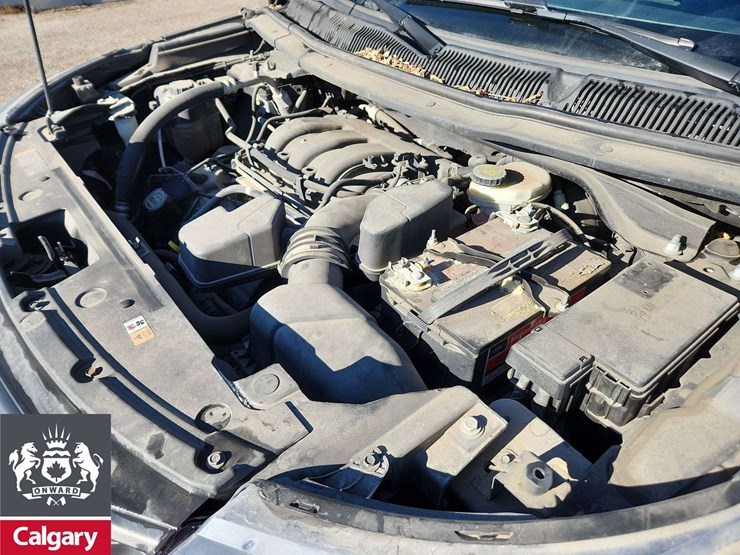 2017-ford-explorer-image-24