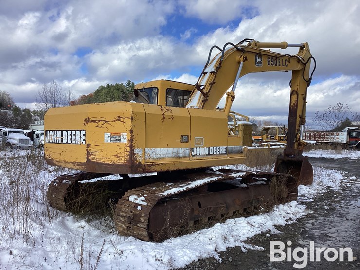 1993-deere-690e-image-5