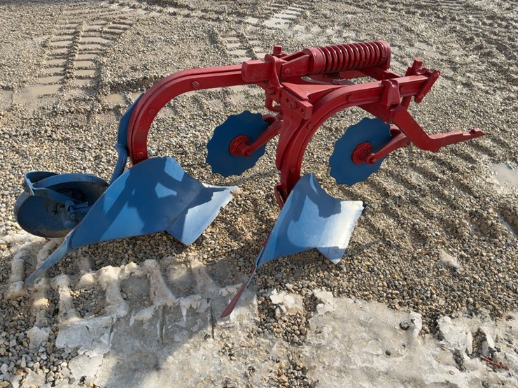ih-2-14”-plow-image-3