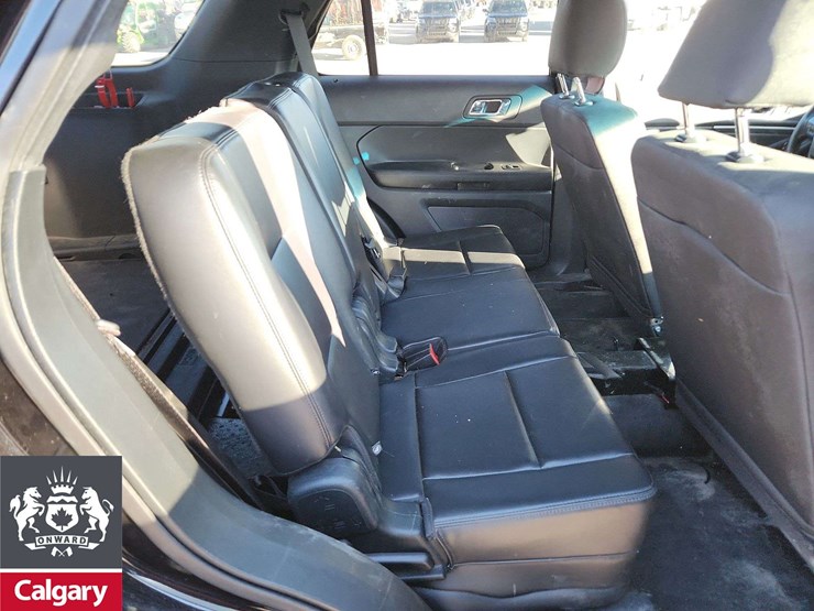 2019-ford-explorer-image-21