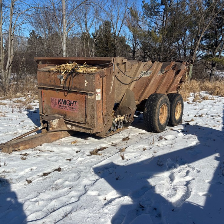#4828 • Knight Manure Spreader