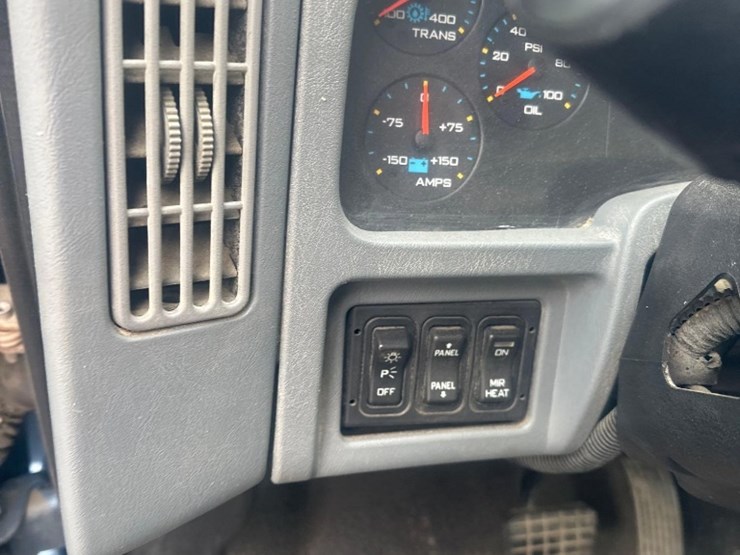 2005-international-7400-image-19