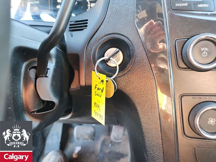 2019-ford-explorer-image-16