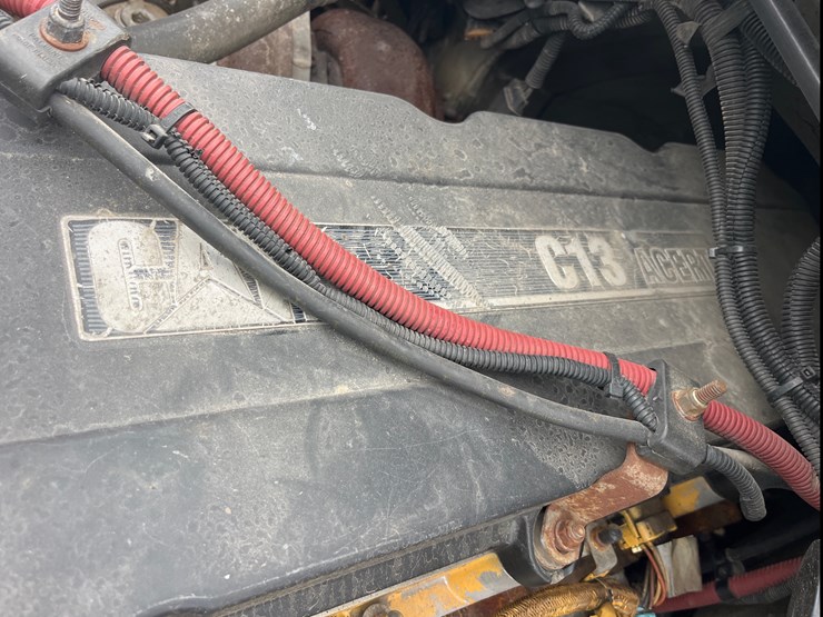 #4882-•-2004-freightliner-business-class-m2-image-24