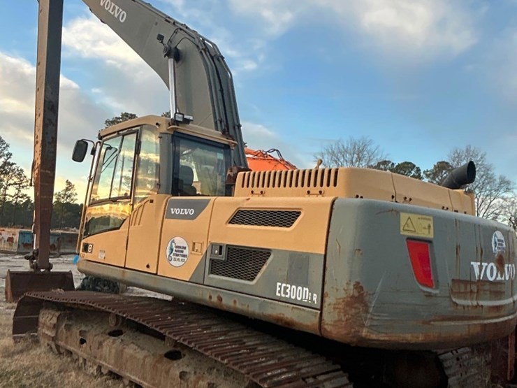 2013-volvo-ec300d-lr-image-3