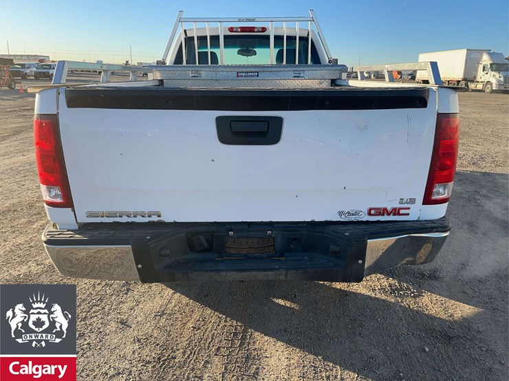 2010-gmc-sierra-1500-image-8