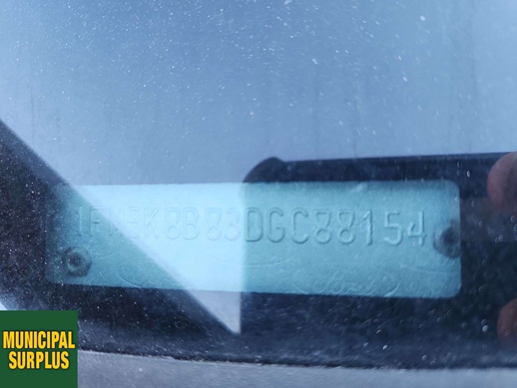 2013-ford-explorer-image-31