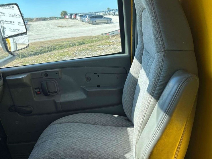 2006-gmc-3500-image-19