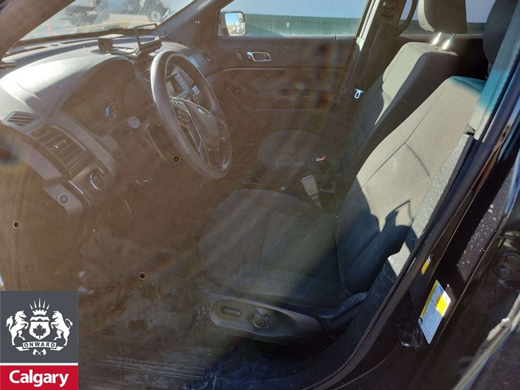 2019-ford-explorer-image-14