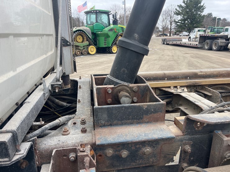 1998-mack-rd690s-image-15