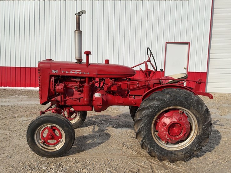 1955-mccormick-farmall-100-image-2