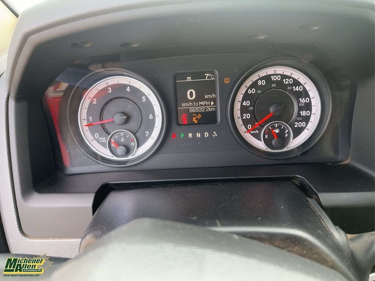 2013-dodge-2500-image-18