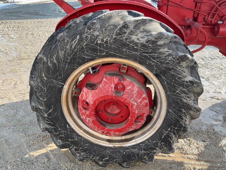 1957-mccormick-farmall-130-image-36