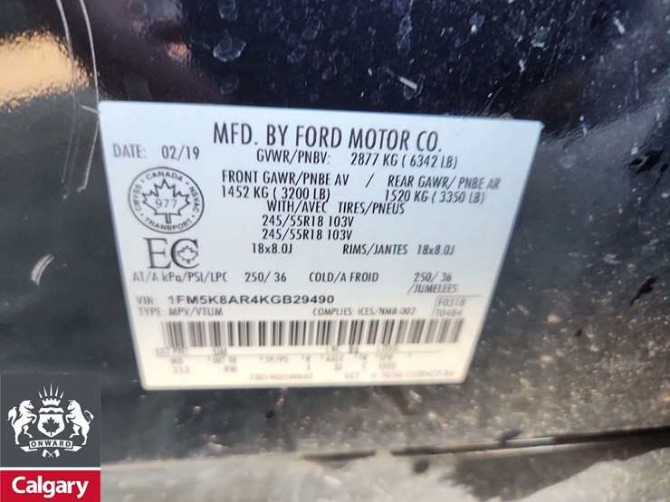 2019-ford-explorer-image-27