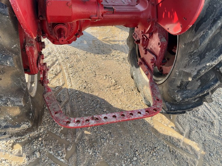 1957-mccormick-farmall-130-image-30