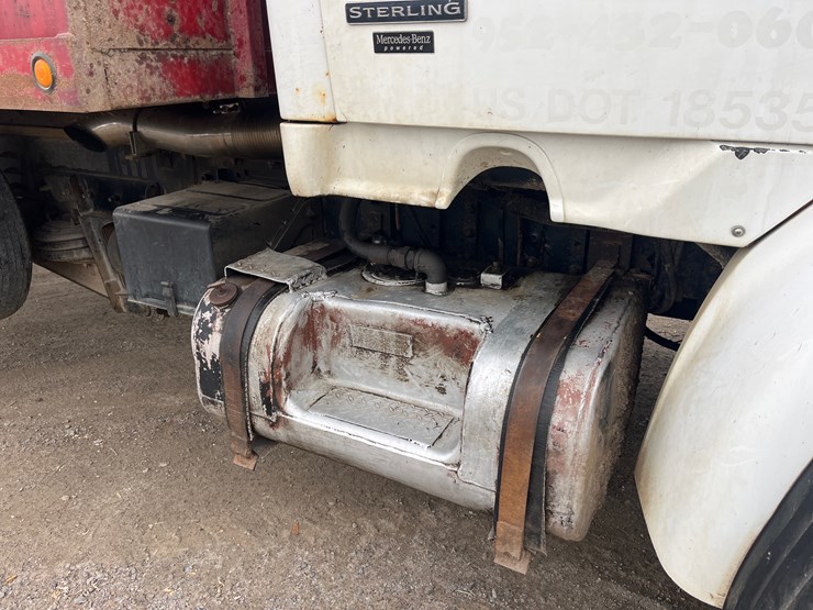 #4884-•-2004-sterling-silage-truck-image-28