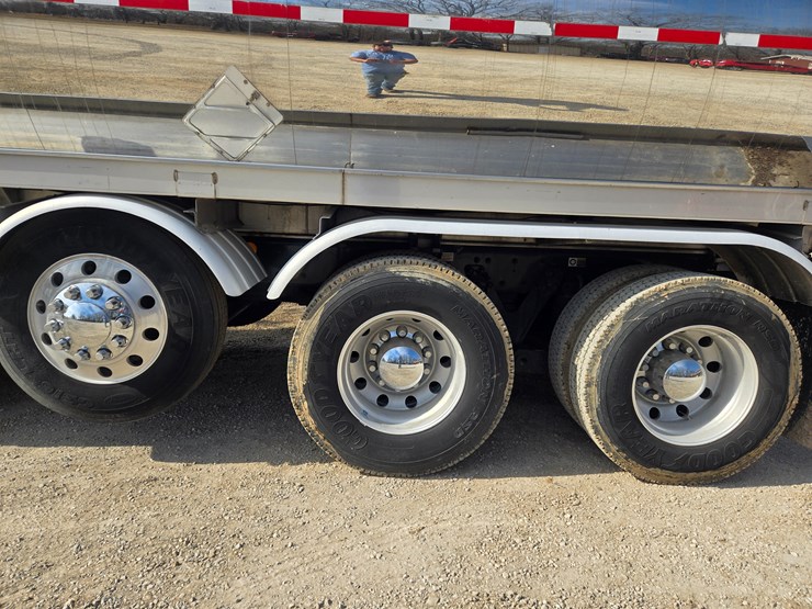 2015-kenworth-t800-image-79