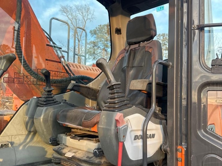 2017-doosan-dx225-lc-3-image-11