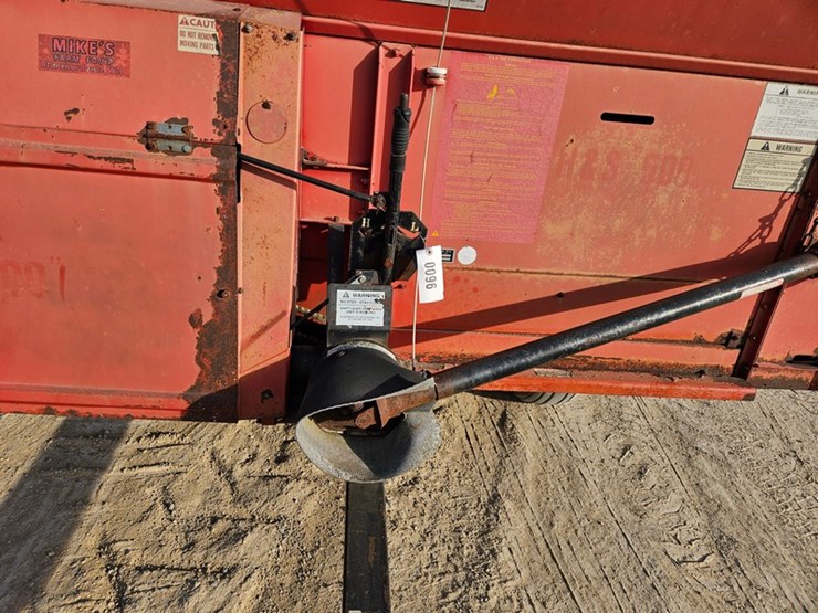 #96-•-h-&-s-14'-forage-wagon-image-11