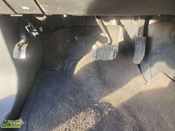 2016-chevrolet-colorado-image-23