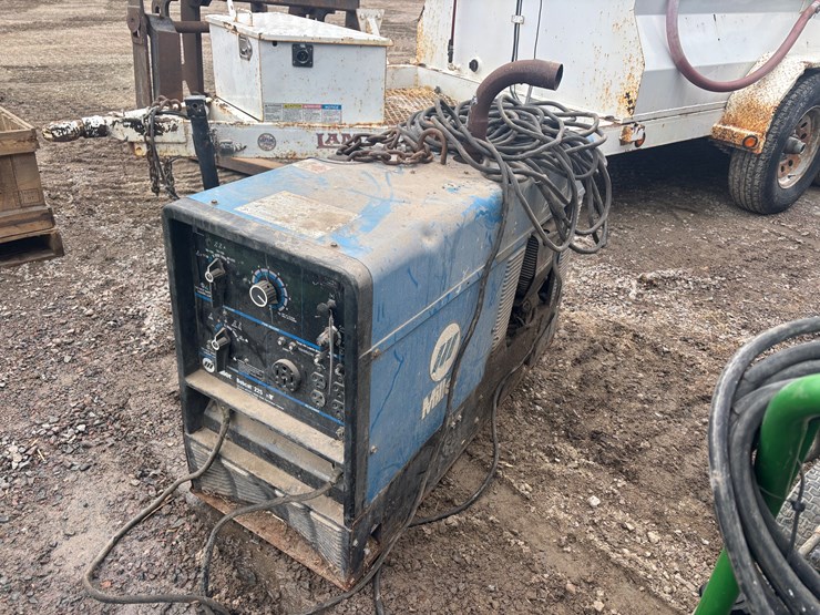 miller-bobcat-225-image-1