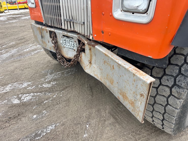 1996-international-5000-image-31