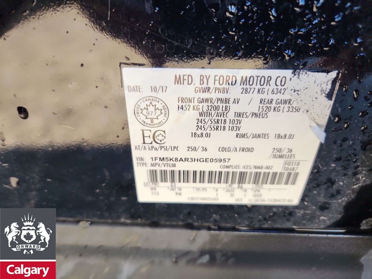 2017-ford-explorer-image-27