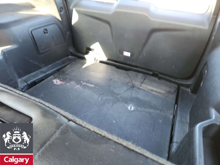 2019-ford-explorer-image-22