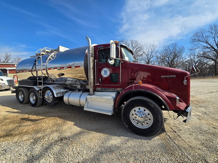2015-kenworth-t800-image-30