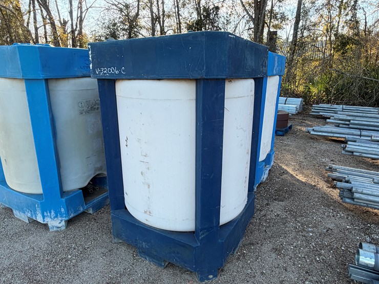 #5135-•-300-gallon-water-tank,-skid-mounted-image-5