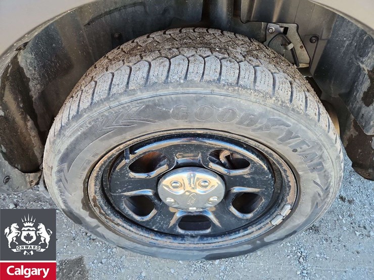 2017-ford-explorer-image-11