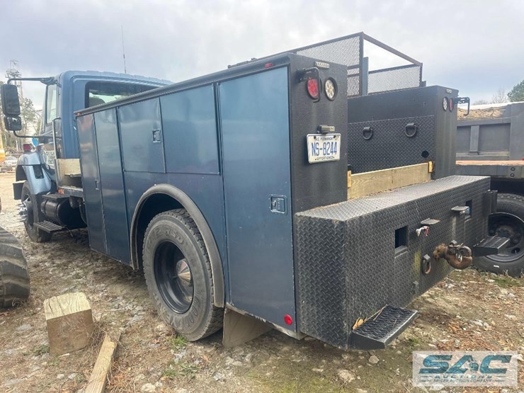 2005-international-7400-image-3