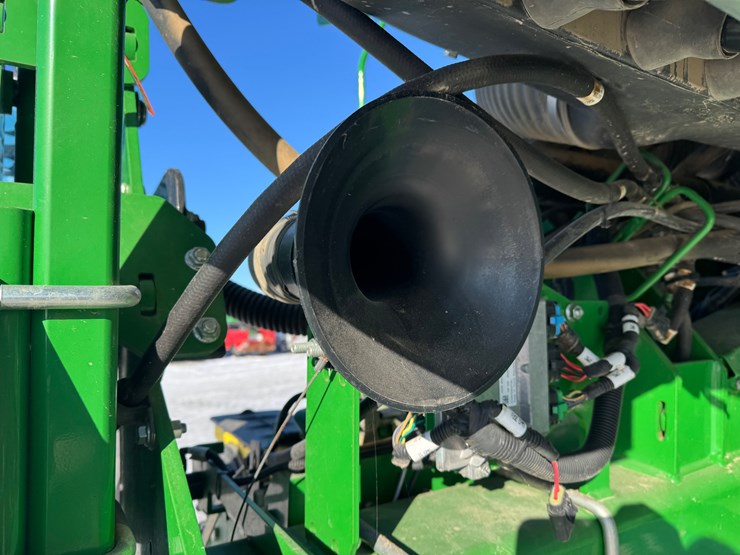 john-deere-1775-image-10