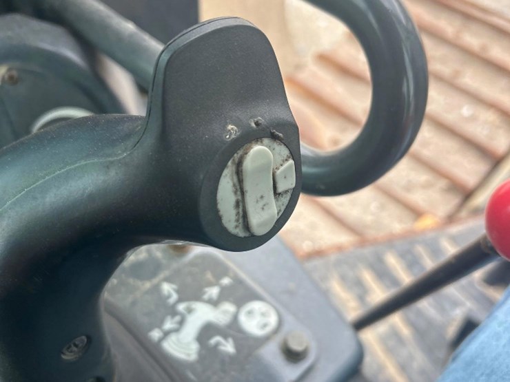 2015-deere-650k-lgp-image-6