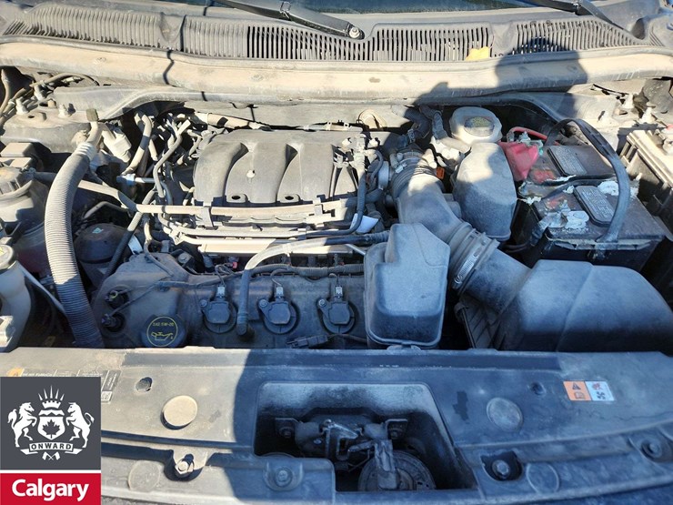 2019-ford-explorer-image-27