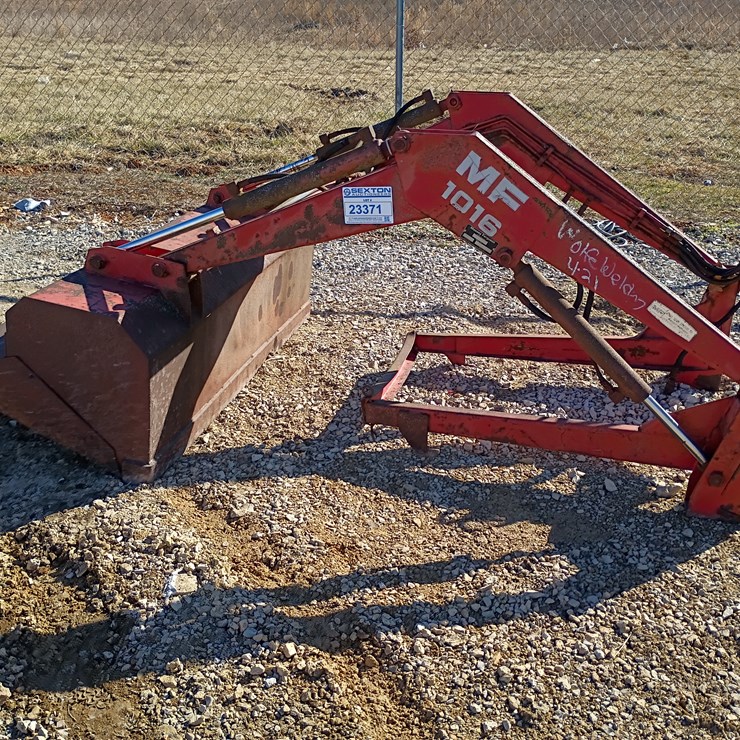 MASSEY-FERGUSON 1016