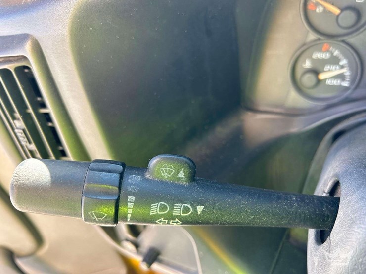 2006-gmc-3500-image-14