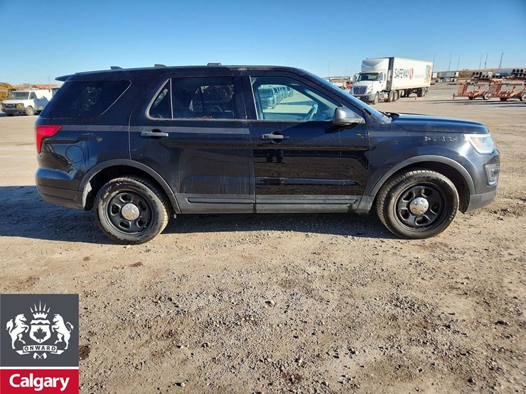 2019-ford-explorer-image-8