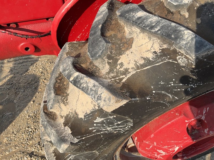 1957-mccormick-farmall-130-image-20