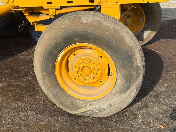 minneapolis-moline-jet-star-3-image-37