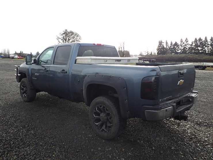 2011-chevrolet-2500-image-5