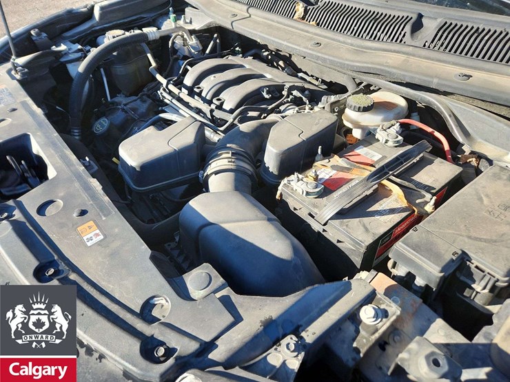 2019-ford-explorer-image-25