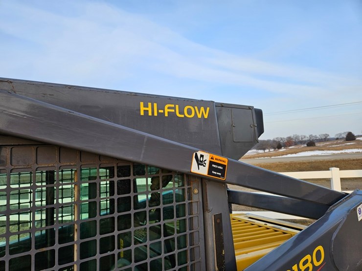 new-holland-ls180-image-13