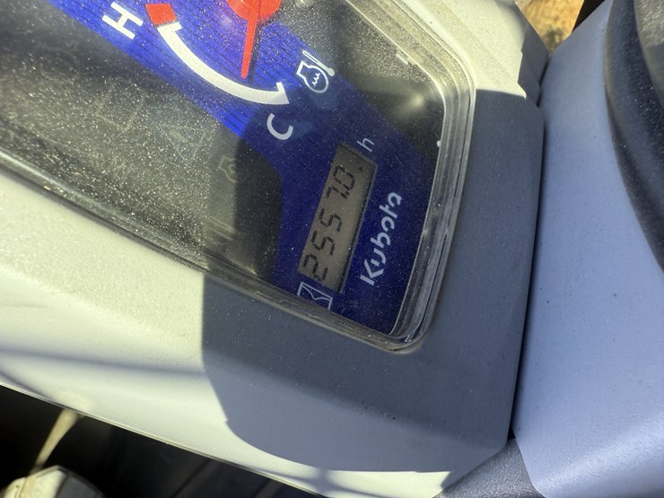 kubota-svl75-2-image-9