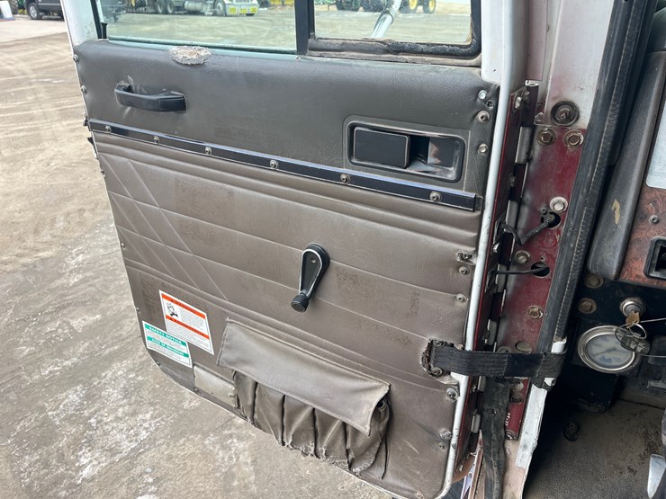 1996-international-5000-image-45