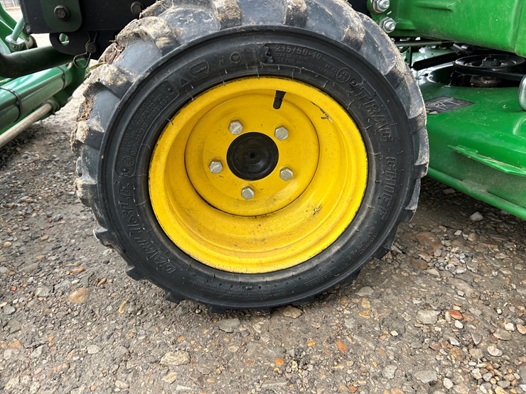 2020-john-deere-1025r-image-6