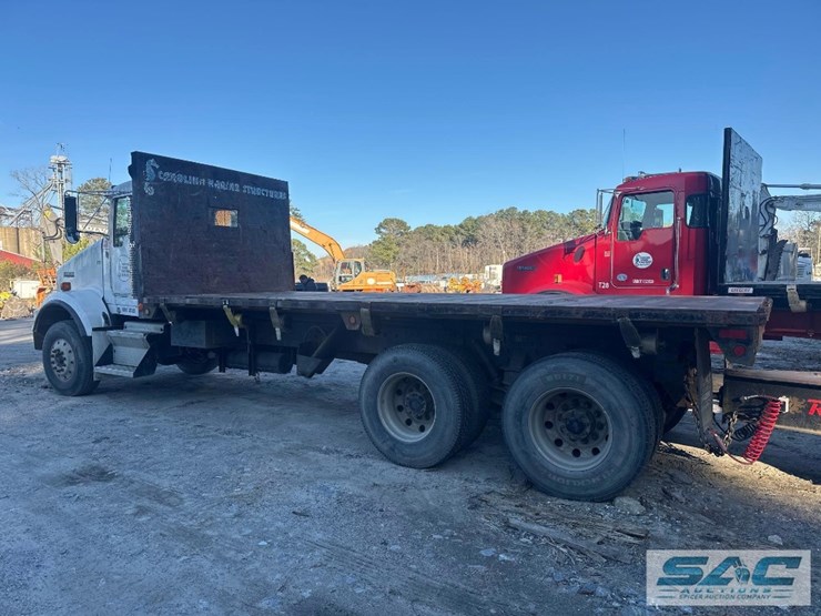 2005-kenworth-t300-image-5