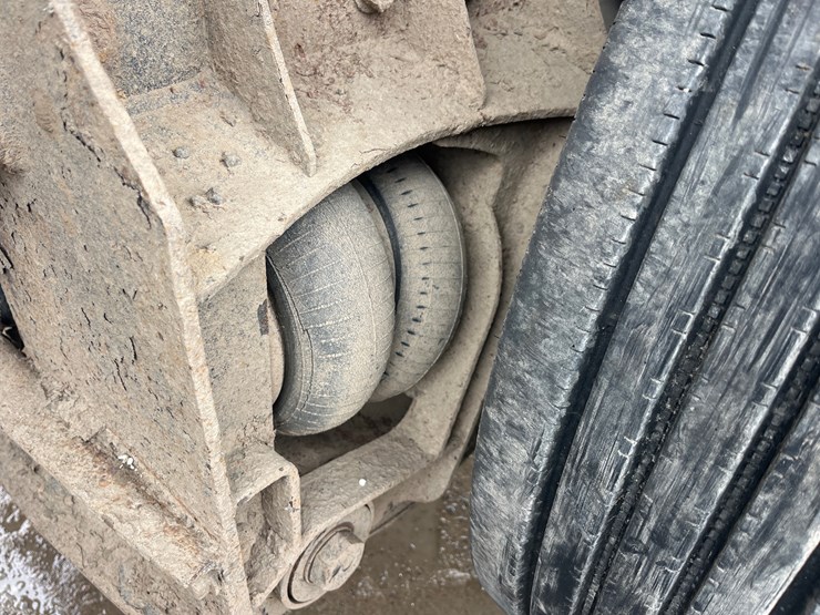 1998-mack-rd690s-image-21